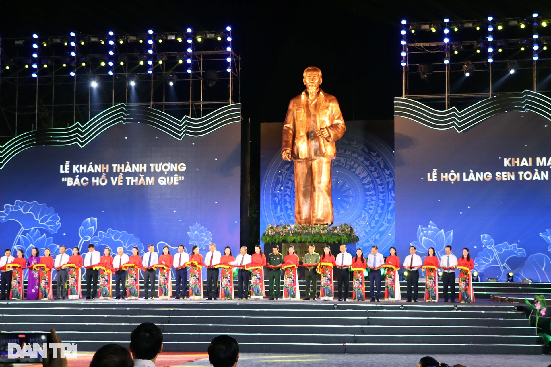 Tổng Bí thư Tô Lâm dự khai mạc Lễ hội Làng Sen năm 2025 - 2 Tổng Bí thư Tô Lâm dự khai mạc Lễ hội Làng Sen năm 2025 - 2