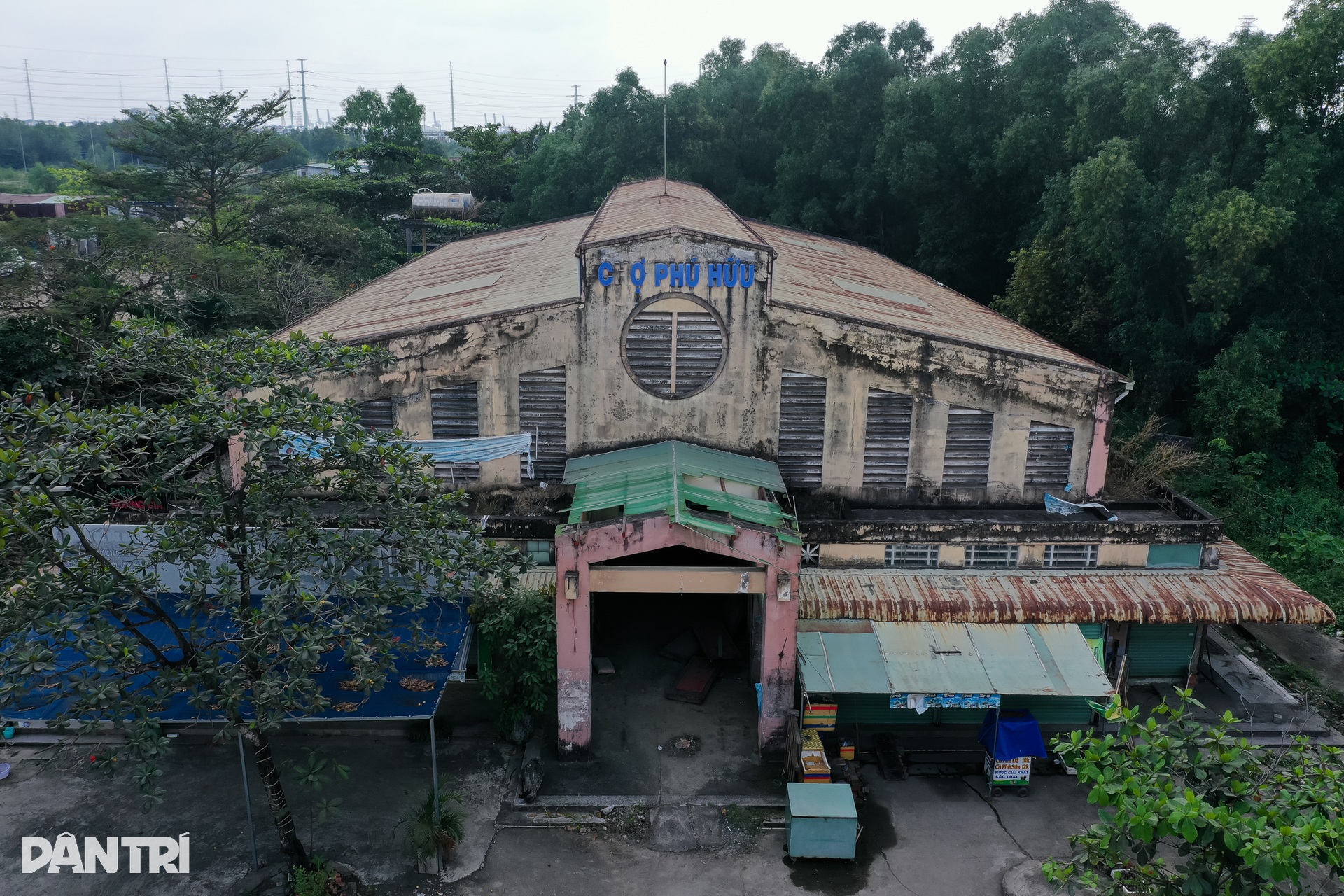 Hai ngôi chợ tiền tỷ ở TP Thủ Đức hoang tàn sau nhiều năm bỏ hoang - 10 Hai ngôi chợ tiền tỷ ở TP Thủ Đức hoang tàn sau nhiều năm bỏ hoang - 10