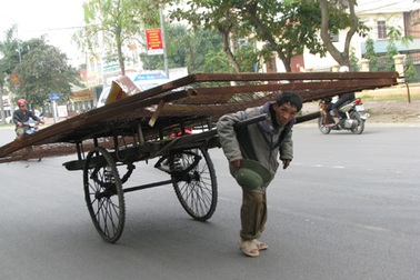 Giao thông “thời nặng nhọc”