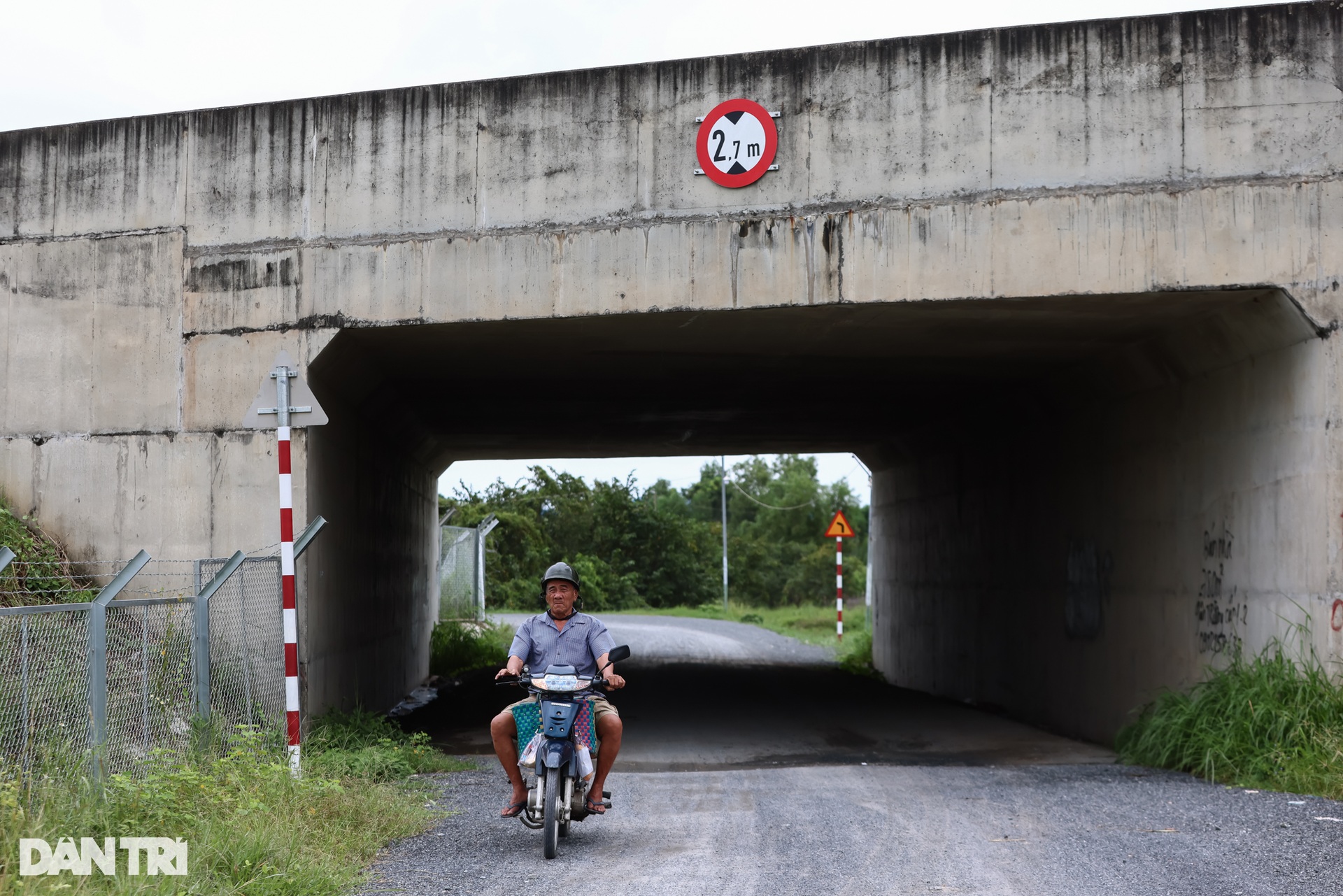 Hình hài đoạn cao tốc 3,4km qua TPHCM sắp thông xe - 10 Hình hài đoạn cao tốc 3,4km qua TPHCM sắp thông xe - 10