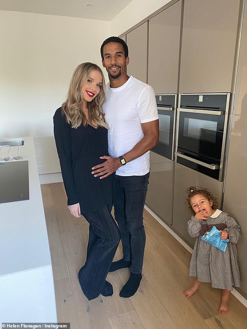 Kiều nữ gợi cảm Helen Flanagan mang thai lần ba - 6 Kiều nữ gợi cảm Helen Flanagan mang thai lần ba - 6