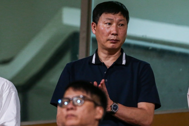 Báo Indonesia: "Ngày ra mắt HLV Kim Sang Sik có thể bị phá hỏng"