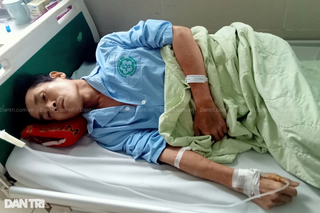 Vợ bán sạch thóc giống, bất lực nhìn chồng nguy kịch vì nhiễm tụ cầu vàng - 2 Vợ bán sạch thóc giống, bất lực nhìn chồng nguy kịch vì nhiễm tụ cầu vàng - 2
