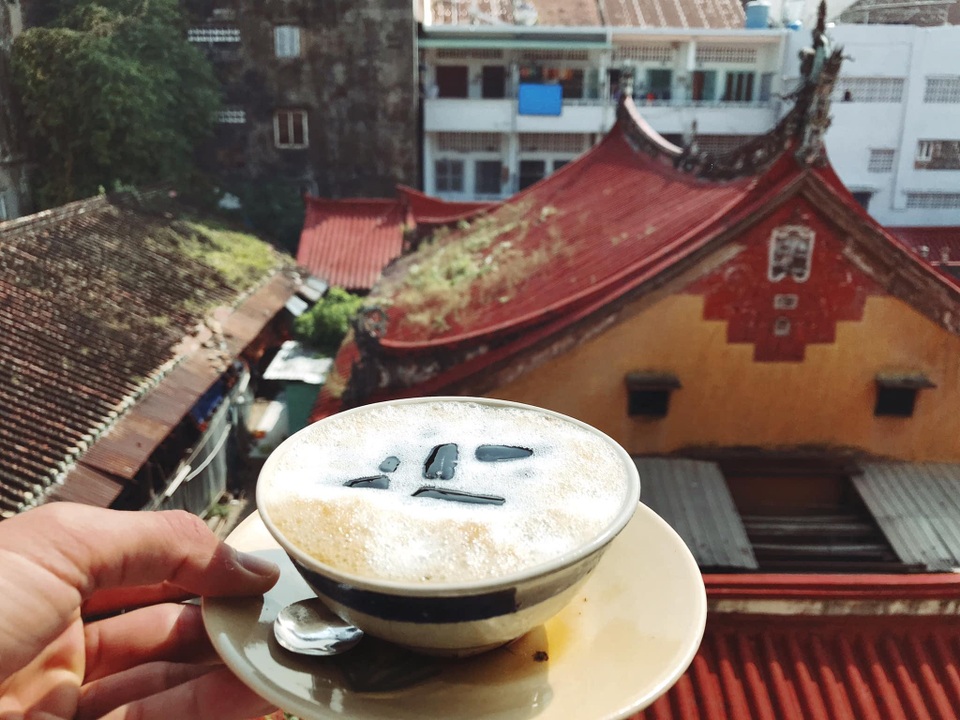 Độc đáo cà phê thuốc Bắc, thực khách muốn thưởng thức phải dùng bát - 2