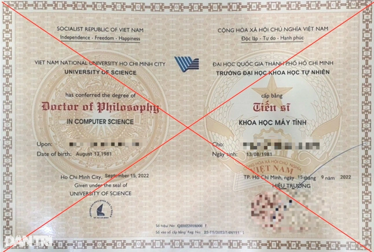 A descoperit un doctorat super-fraudulos, și-a falsificat diploma pentru a preda la universitate și colegiu - 1 Phát hiện tiến sĩ siêu lừa, giả bằng cấp dạy đại học, cao đẳng - 1