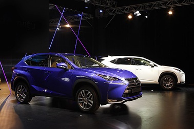Lexus NX tại Việt Nam giá từ 2,408 tỷ đồng