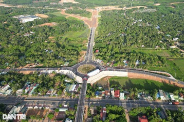 Bình Định khánh thành tuyến đường gần 800 tỷ đồng nối quốc lộ 1 với biển