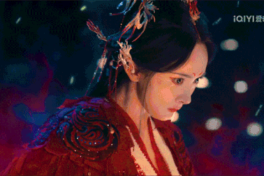 Vận đen của Dương Mịch: "Bom tấn" bị chê, lộ diện tại Cannes gây tranh cãi