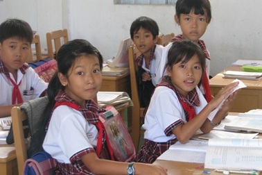 Vẫn “nóng” tình trạng học sinh bỏ học, thiếu giáo viên   