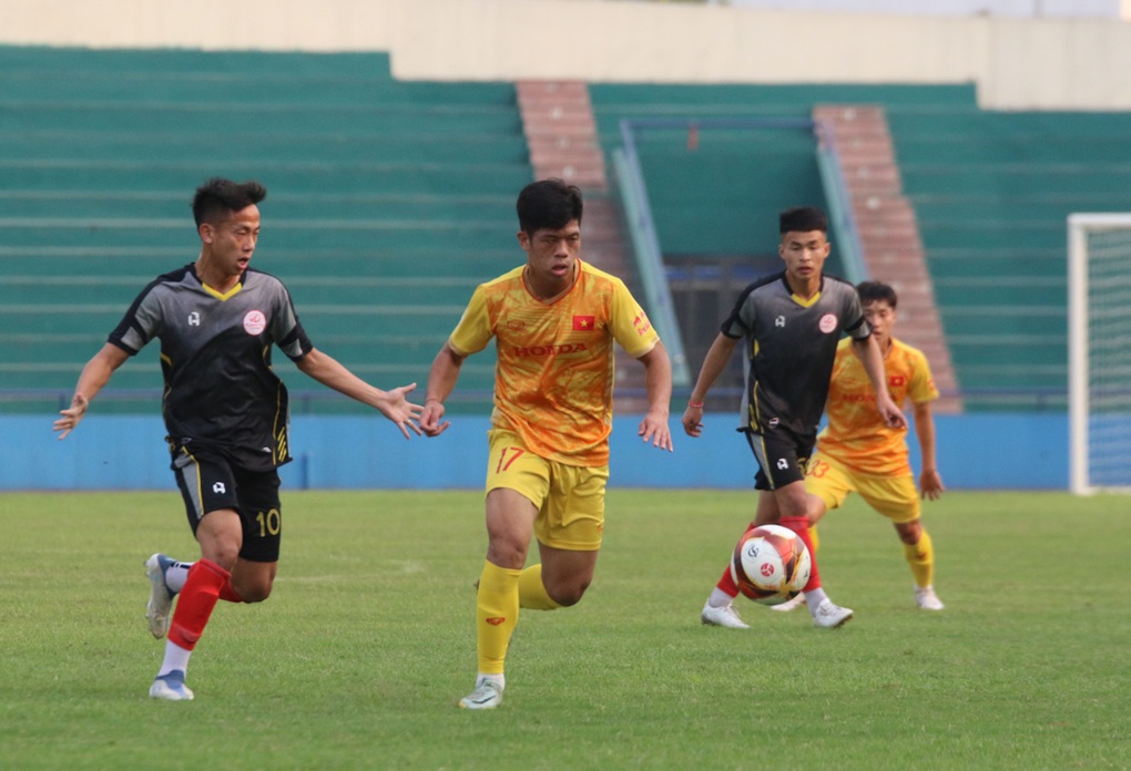 HLV Philippe Troussier có trận thắng đầu tiên cùng U23 Việt Nam - 1 HLV Philippe Troussier có trận thắng đầu tiên cùng U23 Việt Nam - 1