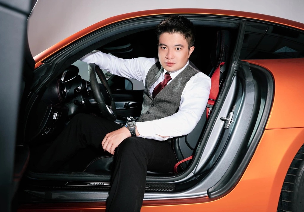 Đàn em Mr Pips khai thuê chìa khóa siêu xe để sống ảo, truyền cảm hứng - 1 Đàn em Mr Pips khai thuê chìa khóa siêu xe để sống ảo, truyền cảm hứng - 1