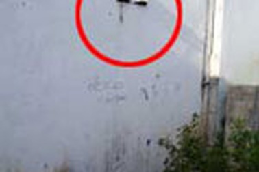 Khai trừ đảng, đuổi việc cán bộ quay lén nữ sinh tắm