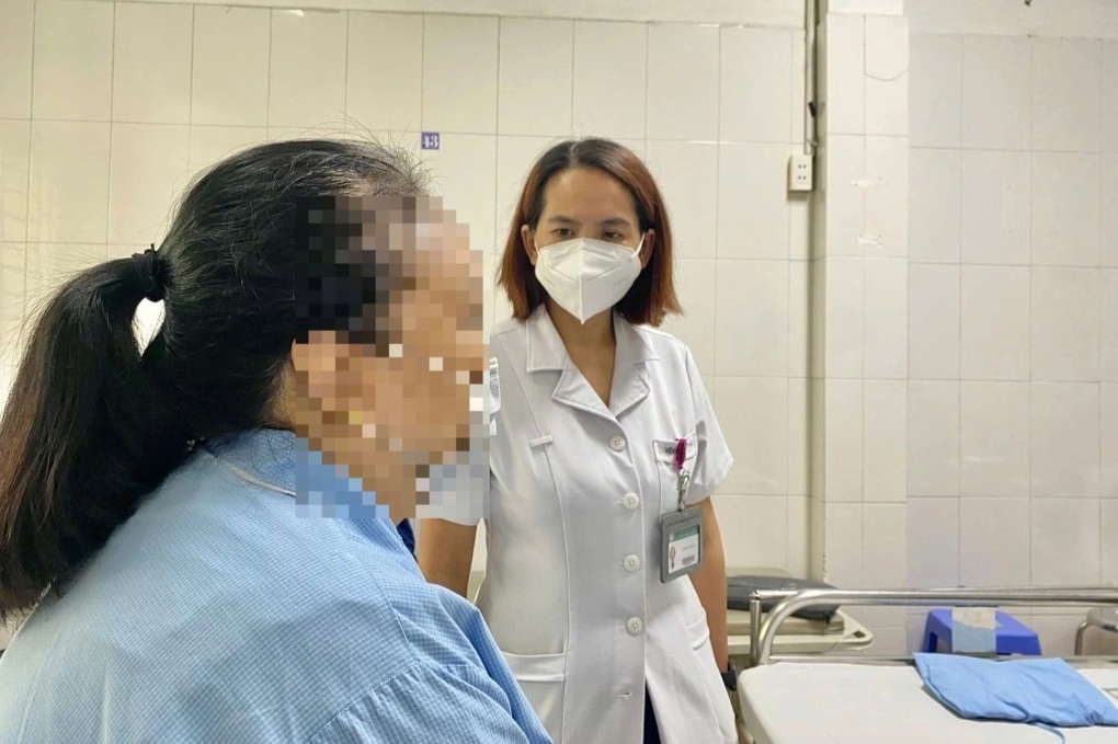 Lo lắng con thi chuyển cấp, mẹ phải nhập viện vì nhiều đêm không chợp mắt - 1 Lo lắng con thi chuyển cấp, mẹ phải nhập viện vì nhiều đêm không chợp mắt - 1