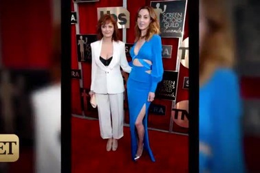 Ngôi sao U70 bị chỉ trích vì mặc quá hở hang