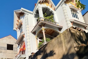 Vụ hộ nghèo ở nhà 3 tầng: Sẽ xử nghiêm cán bộ, xin lỗi nhân dân