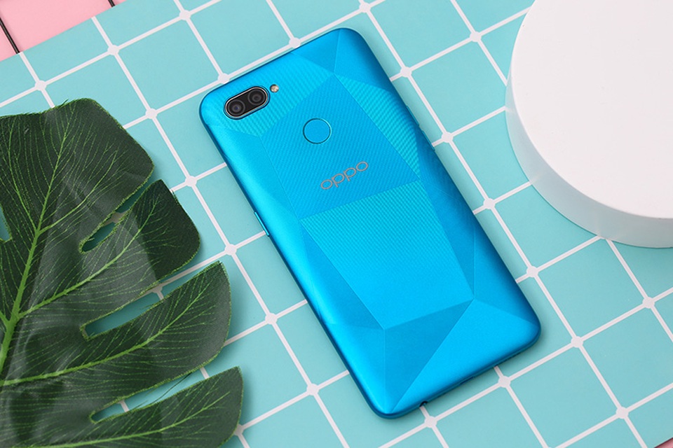 Loạt smartphone giá 2 triệu với màn hình lớn, pin “khủng” đáng cân nhắc - 7 Loạt smartphone giá 2 triệu với màn hình lớn, pin “khủng” đáng cân nhắc - 7
