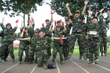 Học kỳ hè cùng chiến sĩ không quân