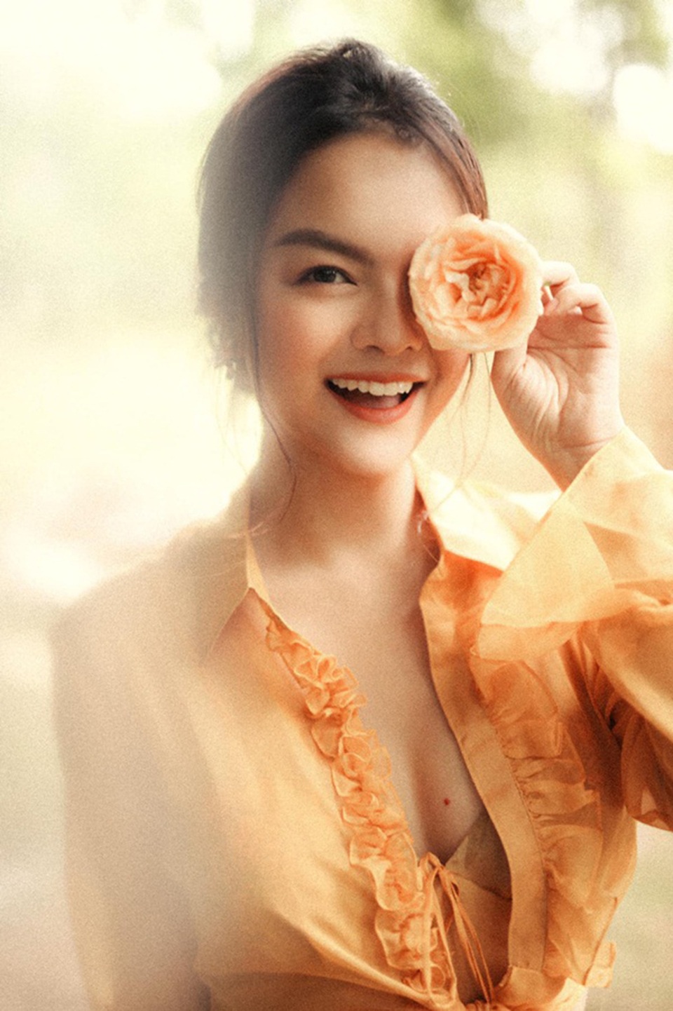 Sao nữ tuổi Tý sở hữu nhan sắc đỉnh cao của showbiz Việt - 6 Sao nữ tuổi Tý sở hữu nhan sắc đỉnh cao của showbiz Việt - 6