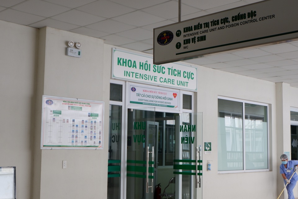 Ca Covid-19 nặng ở Hải Dương có tình trạng mê sảng khi tập cai thở máy - 4 Ca Covid-19 nặng ở Hải Dương có tình trạng mê sảng khi tập cai thở máy - 4