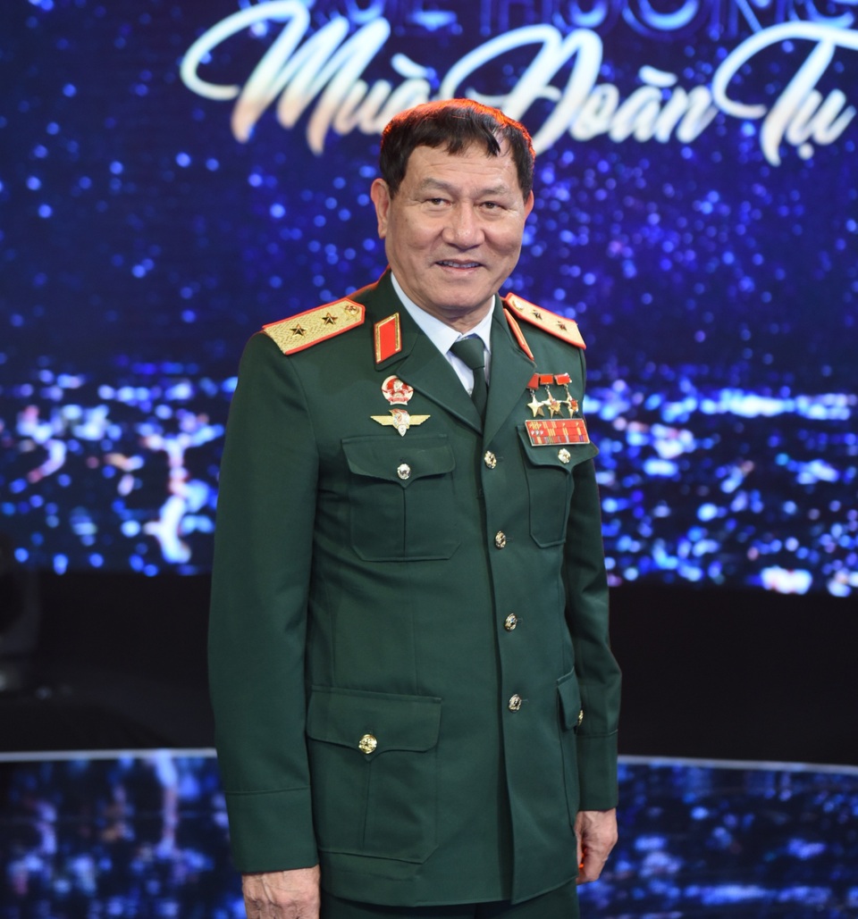 “Quê hương mùa đoàn tụ” và những cuộc gặp gỡ đặc biệt đêm giao thừa - 1 “Quê hương mùa đoàn tụ” và những cuộc gặp gỡ đặc biệt đêm giao thừa - 1