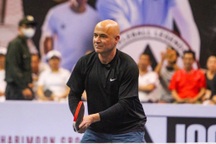 Huyền thoại quần vợt Agassi đối đầu số một thế giới trong môn Pickleball