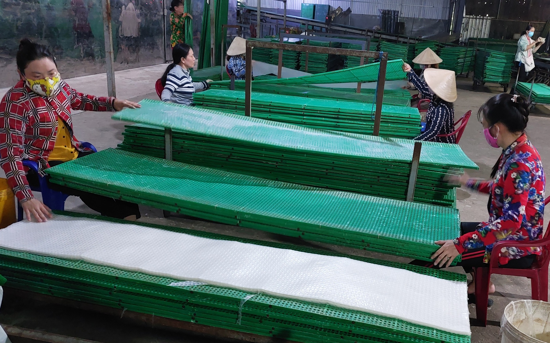 Làng nghề bánh tráng 100 tuổi tất bật những ngày giáp Tết - 15 Làng nghề bánh tráng 100 tuổi tất bật những ngày giáp Tết - 15