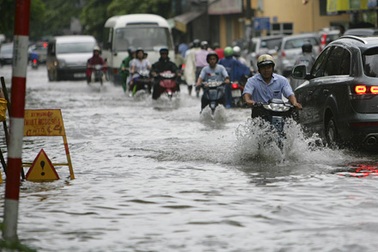 Xem cảnh “Lụt từ ngã tư đường phố” tái lập sáng nay