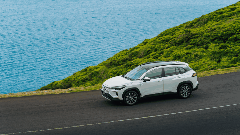 Toyota Corolla Cross Hybrid: Khi công nghệ hybrid không chỉ là trải nghiệm nhất thời - 1 Toyota Corolla Cross Hybrid: Khi công nghệ hybrid không chỉ là trải nghiệm nhất thời - 1