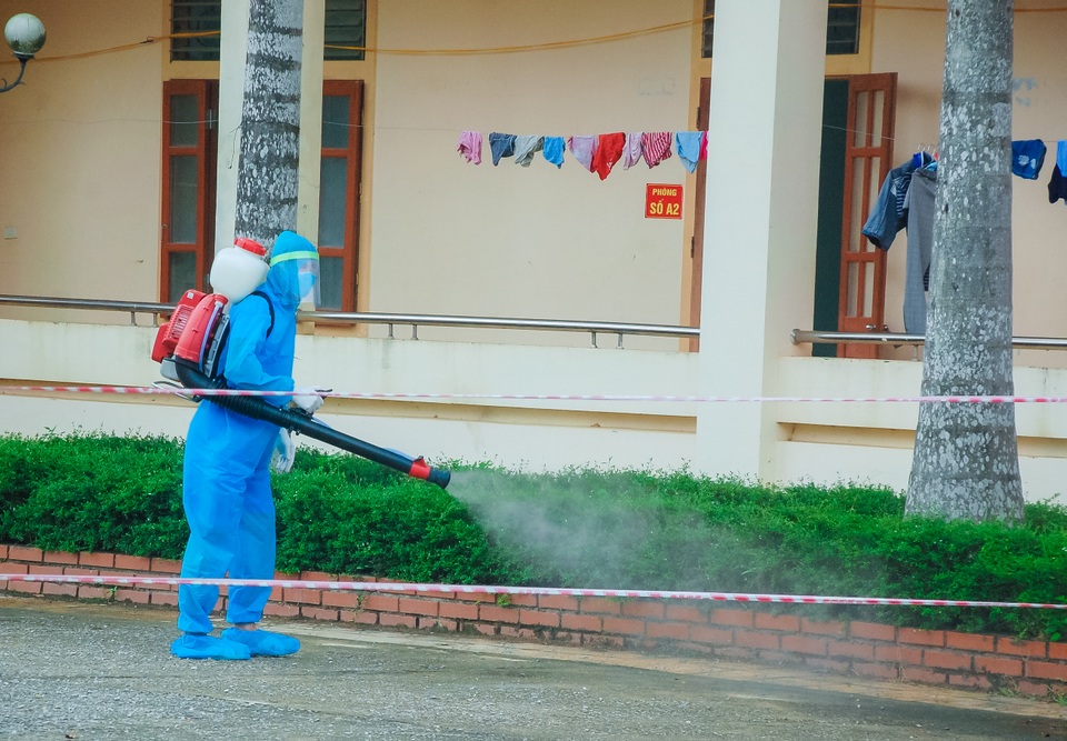 Ấm áp cuộc sống bên trong khu cách ly tập trung - 3 Ấm áp cuộc sống bên trong khu cách ly tập trung - 3