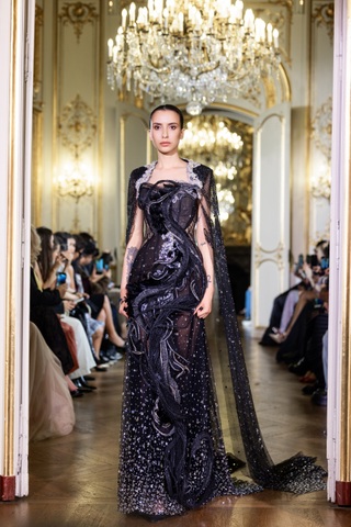 Trình diễn trang phục lấy cảm hứng từ rồng Việt ở Tuần lễ thời trang Paris - 2