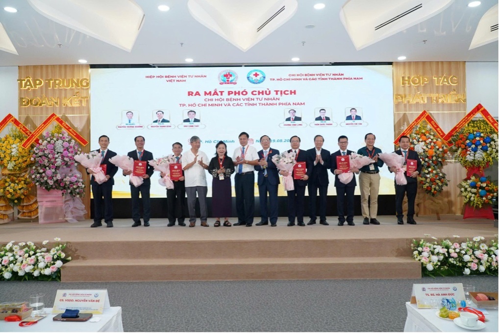 Ra mắt Chi hội Bệnh viện tư nhân TPHCM và các tỉnh thành phía Nam - 3 Ra mắt Chi hội Bệnh viện tư nhân TPHCM và các tỉnh thành phía Nam - 3