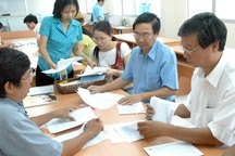 Bị kỷ luật cảnh cáo, chậm nâng lương bao lâu?