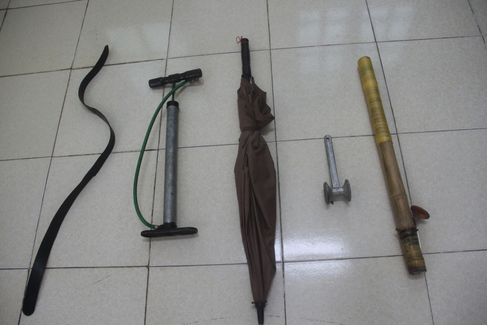 Khởi tố người cha bạo hành con trai 9 tuổi - 2 Khởi tố người cha bạo hành con trai 9 tuổi - 2