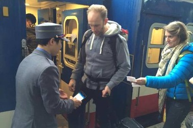 Mách cách kiểm tra vé để không phải... khóc ở ga tàu