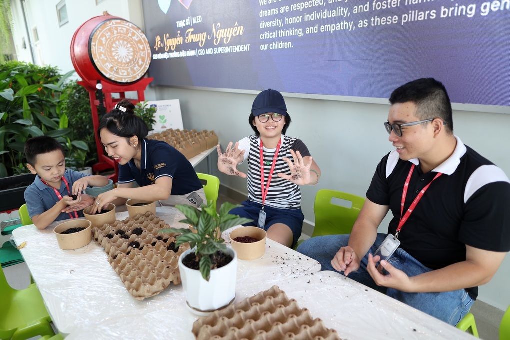Tiến sĩ Ngô Anh Đào: Giáo dục không gian là chìa khóa mở cửa tâm hồn trẻ thơ - 5 Tiến sĩ Ngô Anh Đào: Giáo dục không gian là chìa khóa mở cửa tâm hồn trẻ thơ - 5