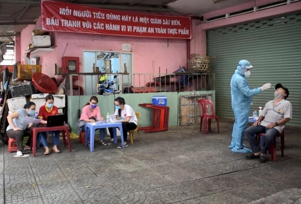 TPHCM khẩn cấp tìm người nguy cơ nhiễm Covid-19 tại 2 quán ăn - 1