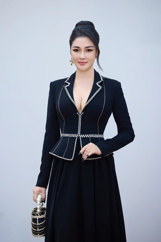 Nhan sắc của Hoa hậu Nguyễn Thị Huyền 22 năm sau khi đăng quang - 7
