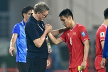 HLV Troussier: "Tương lai của tôi nên được đề cập ở thời điểm khác"