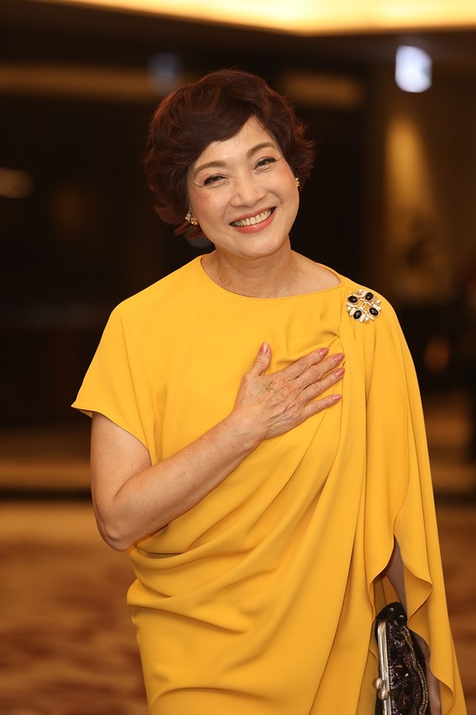 NSND Lê Khanh mơ ước thế hệ trẻ với đầy đủ những cơ hội, trí tuệ, sự mở rộng nhìn ra thế giới, sẽ để lại dấu ấn trong trái tim khán giả, trong nền nghệ thuật điện ảnh Việt Nam