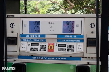 Bỏ lộ trình cũ, người dân bắt buộc dùng xăng E10, E5 từ tháng 6/2026