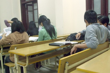 Muôn nẻo chuyện học “chui”