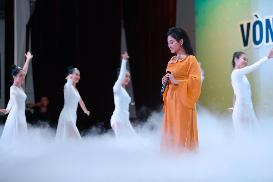 Lộ diện 10 thí sinh vào chung kết Giọng hát hay Hà Nội 2020 - 2 Lộ diện 10 thí sinh vào chung kết Giọng hát hay Hà Nội 2020 - 2