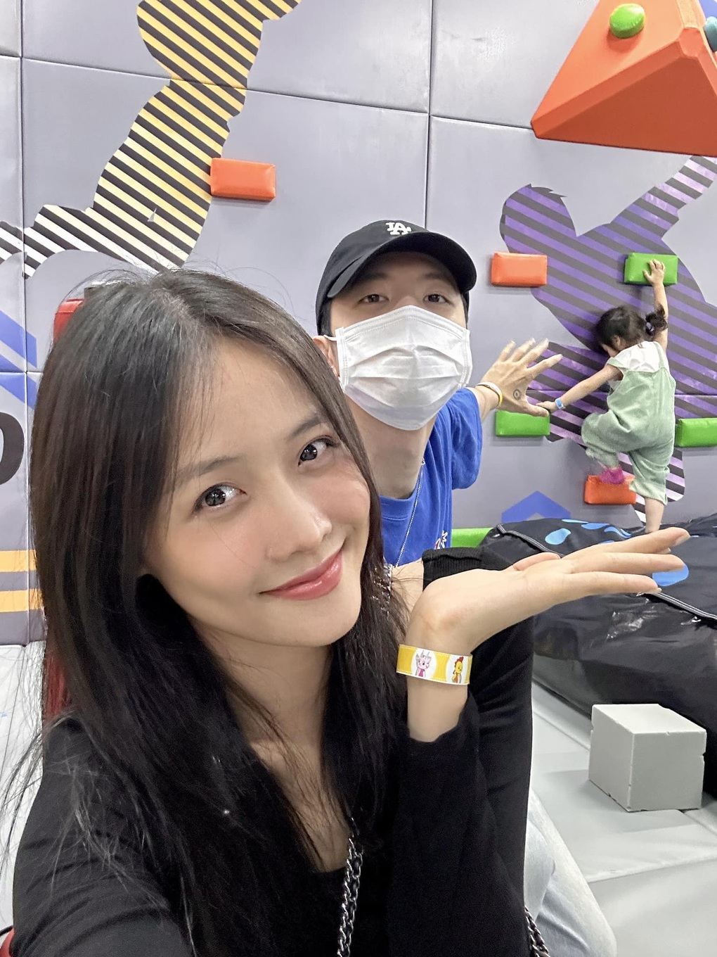 Á hậu chân dài 1,2m Trương Mỹ Nhân và chuyện hợp tan với bạn trai kém tuổi - 12 Á hậu chân dài 1,2m Trương Mỹ Nhân và chuyện hợp tan với bạn trai kém tuổi - 12