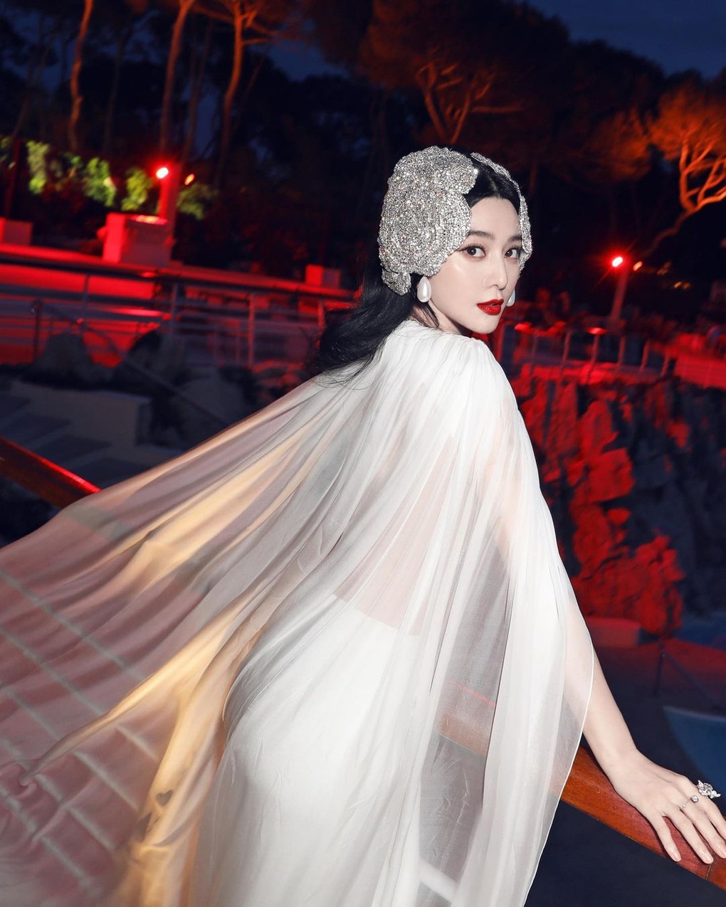 Phong cách gây bão của Phạm Băng Băng tại Cannes, có váy của NTK Việt - 9 Phong cách gây bão của Phạm Băng Băng tại Cannes, có váy của NTK Việt - 9