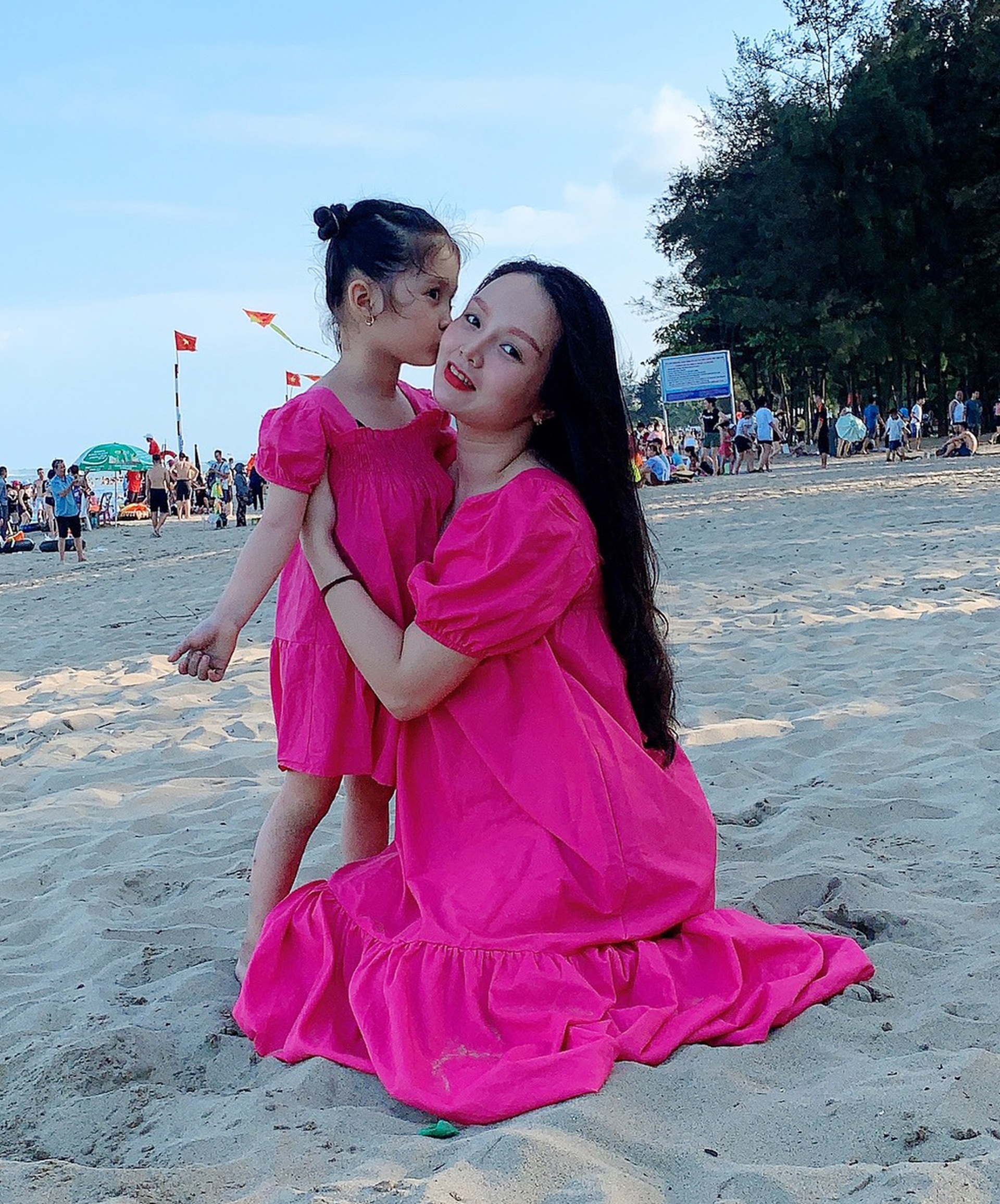 Gặp sự cố bất ngờ, cô gái một tay xinh đẹp ở Hà Nội tìm được chồng như ý - 5 Gặp sự cố bất ngờ, cô gái một tay xinh đẹp ở Hà Nội tìm được chồng như ý - 5