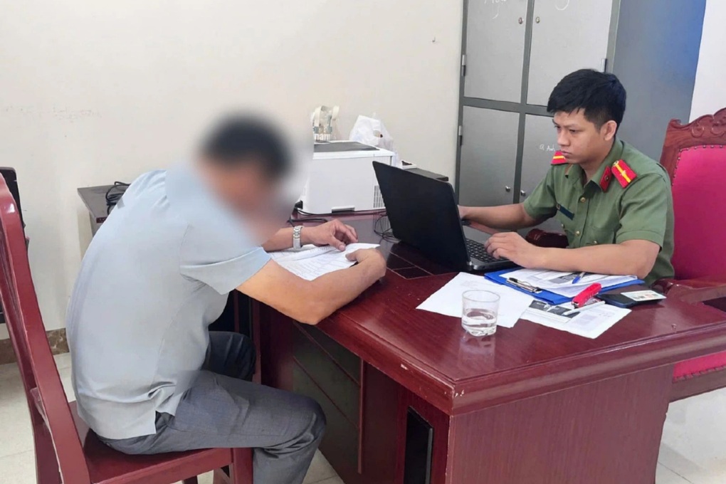Xử phạt người đàn ông bình luận xúc phạm lãnh đạo trên Facebook - 1 Xử phạt người đàn ông bình luận xúc phạm lãnh đạo trên Facebook - 1