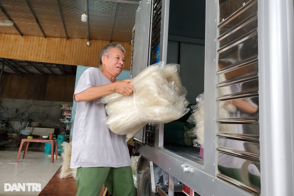 Mỗi ngày sản xuất hơn nửa tấn miến vẫn không đủ hàng bán Tết - 3 Mỗi ngày sản xuất hơn nửa tấn miến vẫn không đủ hàng bán Tết - 3