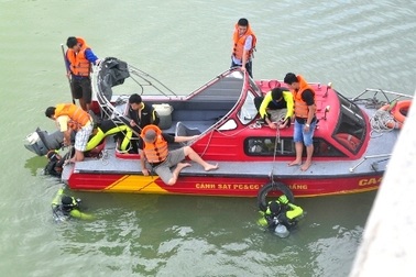 Vụ bắn chết người Trung Quốc: Tìm khẩu súng nghi phạm vứt xuống sông Hàn