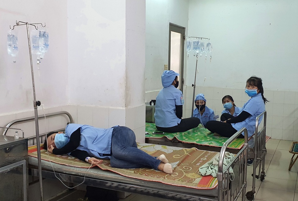 Vụ 82 công nhân nhập viện: 70 người sức khỏe đã ổn định về nhà tự theo dõi - 2 Vụ 82 công nhân nhập viện: 70 người sức khỏe đã ổn định về nhà tự theo dõi - 2