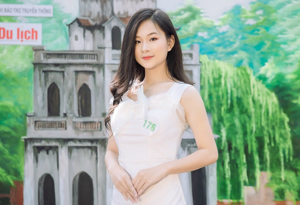 Nữ sinh Đắk Nông 18 tuổi cao 1m70 muốn trở thành tiếp viên hàng không - 3 Nữ sinh Đắk Nông 18 tuổi cao 1m70 muốn trở thành tiếp viên hàng không - 3